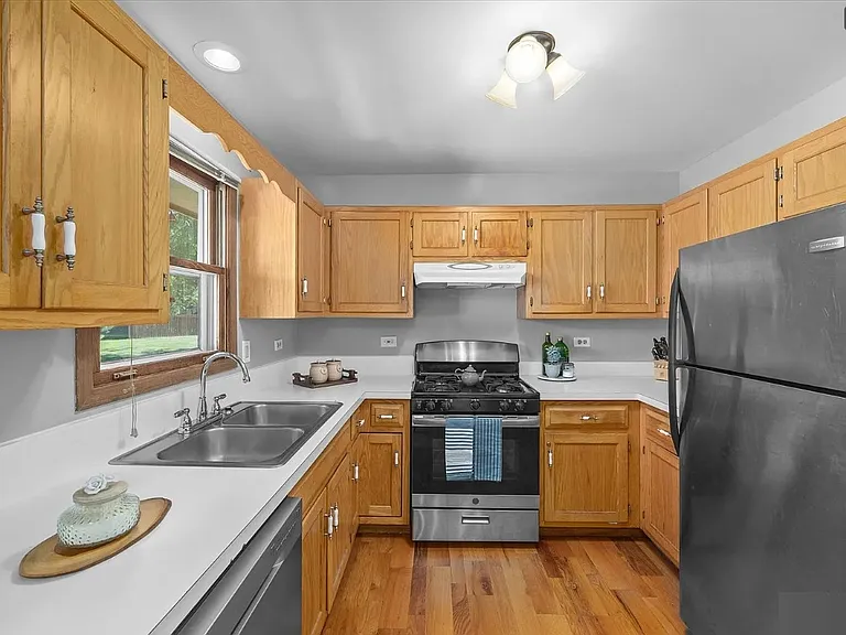 6451 Walter Adamic Ln — Photo 10