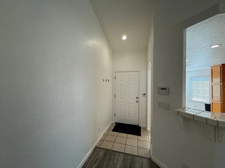 1501 Shiprock Ct — Photo 4