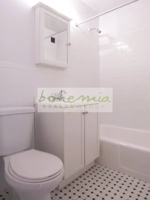 Rented by Bohemia Realty Group | media 32