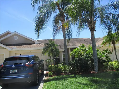2125 Nantucket Dr Photo 1