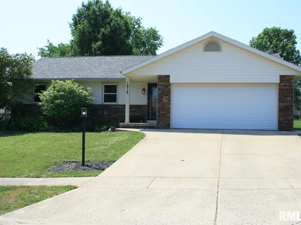 1918 Country Fair Dr, Washington, IL 61571