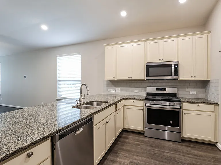 13338 Badlands Bnd — Photo 7