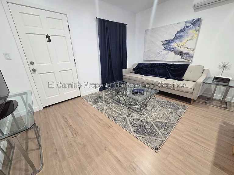 425 E Wellington Ave #427 — Photo 4
