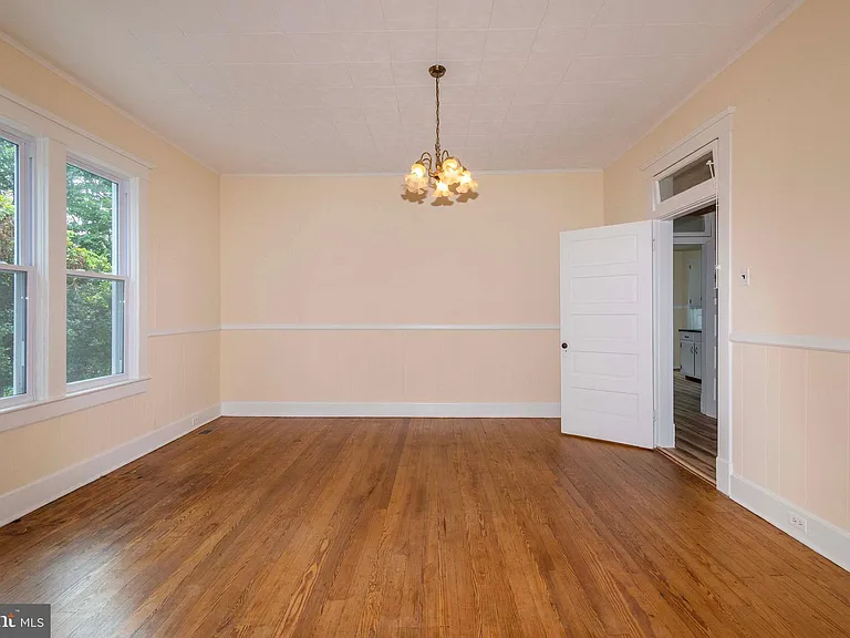 222 W Main St — Photo 24