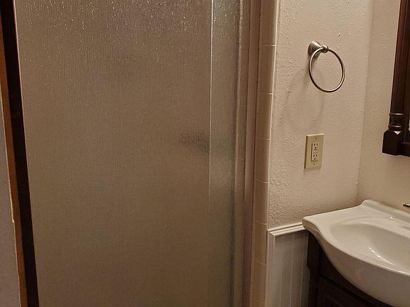 5th image of 2900 N Shannon Ave