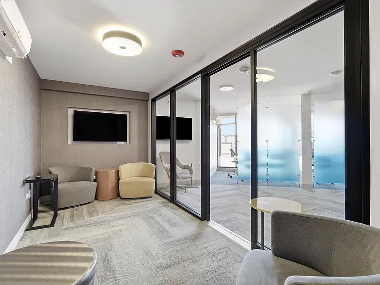 Evanston Place — Photo 25