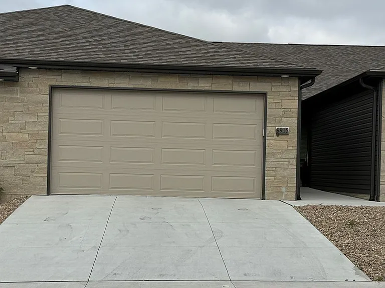 6942 Claystone Dr — Photo 5