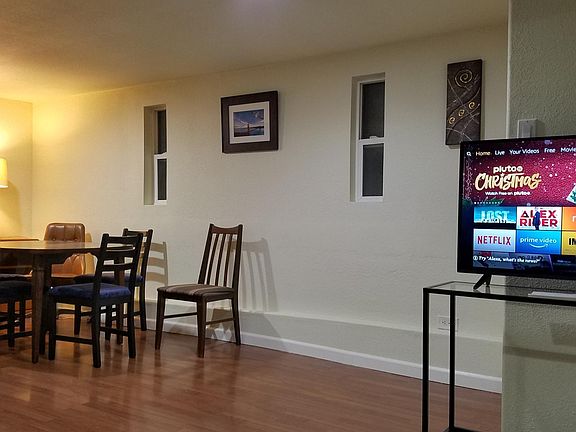 2nd image of 156 1/2 Los Olivos Ave