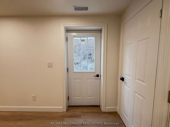 5th image of 14 Sallis Dr