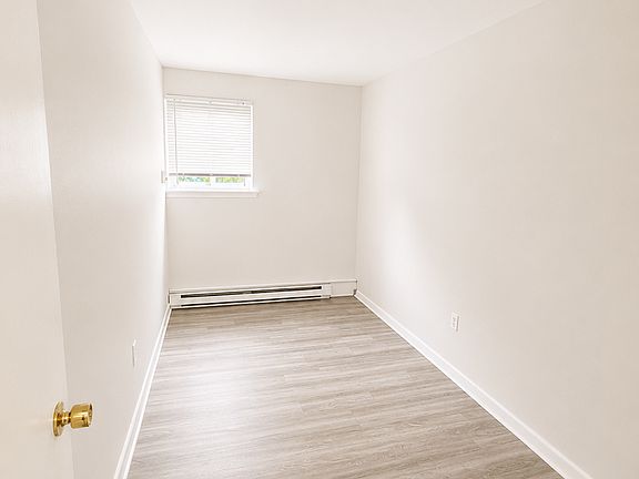 4th image of 5101 N Camac St APT B6