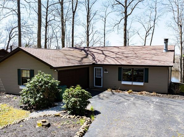 1135 Lake Vue Dr, Roaming Shores, OH 44085