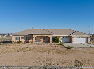 7676 Sunset Rd, Phelan, CA 92371