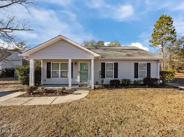 8593 Heirloom Drive NE, Leland, NC 28451