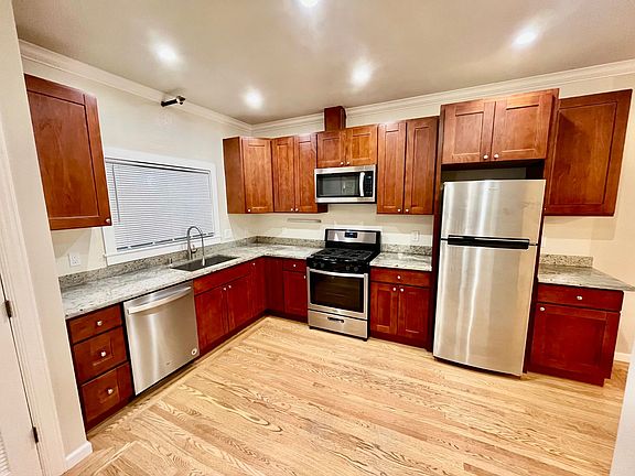 3rd image of 4050 17th St APT 3