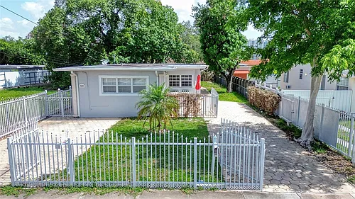 3123 SW 25th Ter #FRONT Photo 1