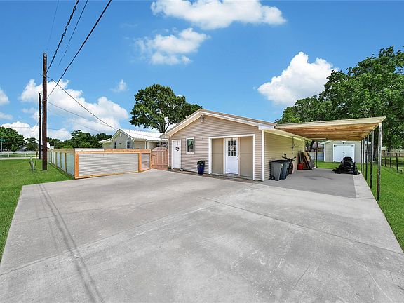 4th image of 1800 Alvy Dr