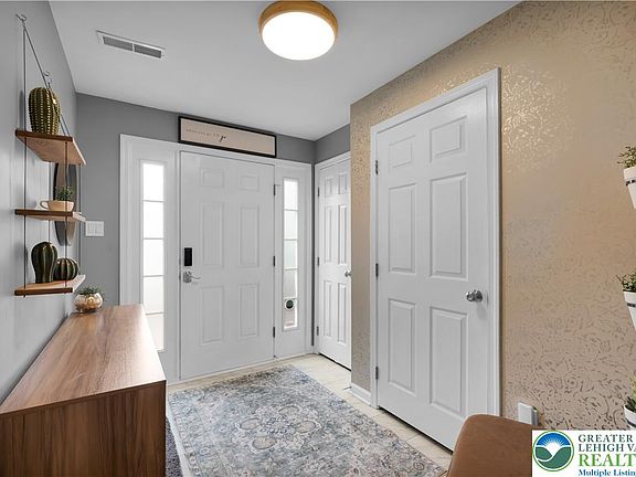 3rd image of 1079 Sparrow Way