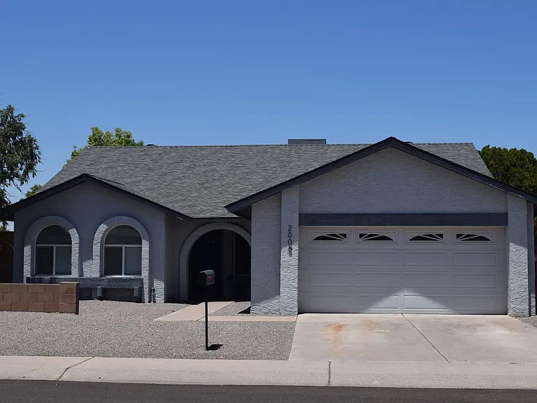 2006 W Silvergate Dr — Photo 10