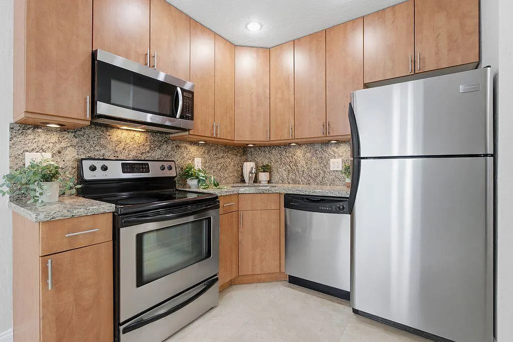 1 bed, 1.0 bath, 511 sqft, $1,700 — Photo 2