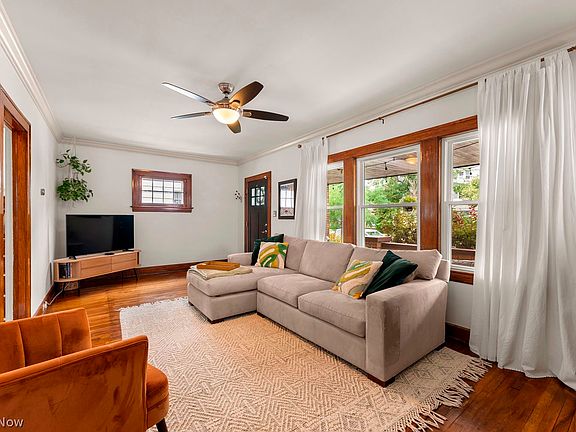 5th image of 2093 Waterbury Rd