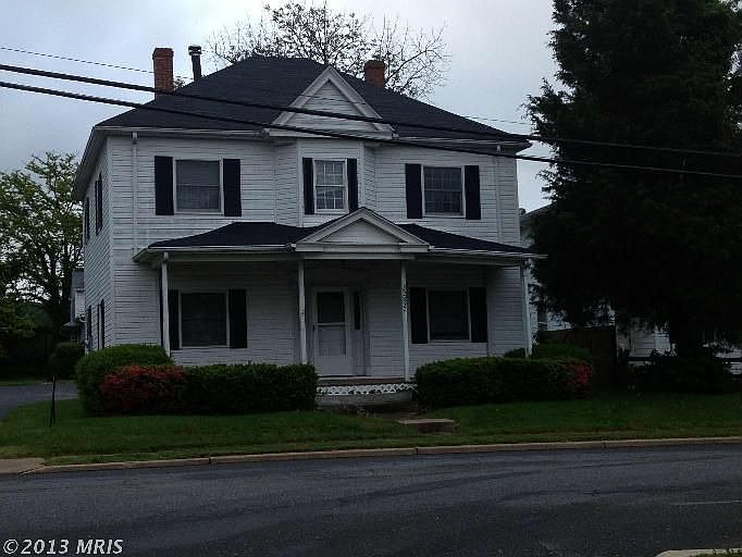 1st image of 22850 Lawrence Ave