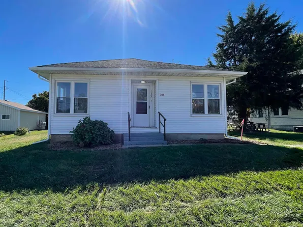 207 W 11th St, Bicknell, IN 47512