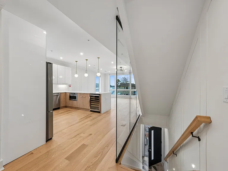 183 Zabriskie St #3 — Photo 14