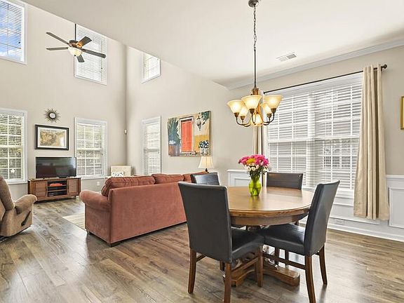 3rd image of 2899 Woodland Park Dr #1