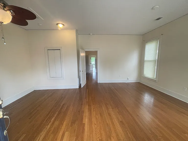 518 E 9th St #1 — Photo 6