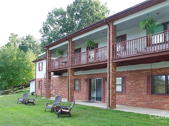 2nd image of 5832 Lake Hickory Pl