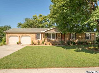 10319 Picadilly Ln SW, Huntsville, AL 35803