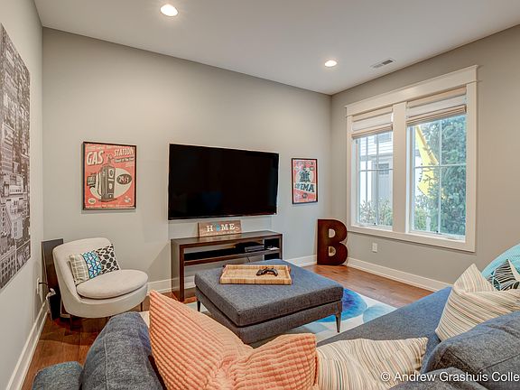 4th image of 674 Croswell Ave SE #2