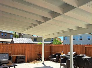 912 Kiwi St, Madera, CA 93638