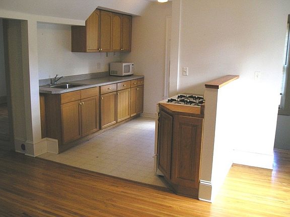2nd image of 818 3rd Ave