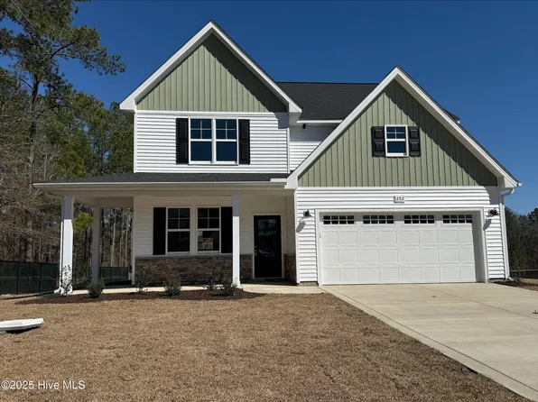 252 Grove Walk Road, Raeford, NC 28376