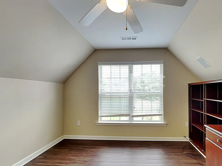 405 Bedstraw Ct — Photo 20