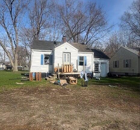 2nd image of 2742 Territorial Rd
