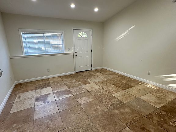 5th image of 147 El Nido Ave #B