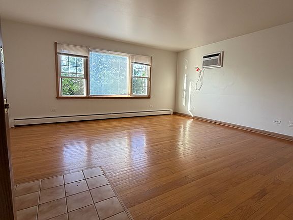 2nd image of 8121 W Lawrence Ave
