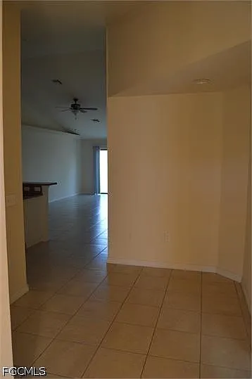 3 bed, 2.0 bath, 2416 sqft, $1,575 — Photo 2