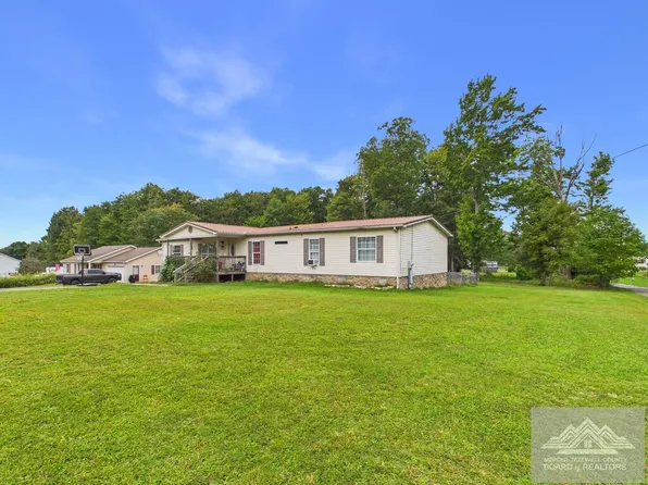 305 Thousand Oaks Dr, Shady Spring, WV 25918