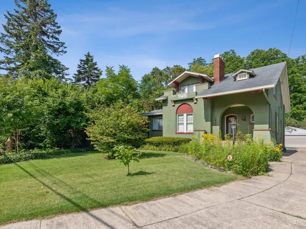 3419 McFarlan Rd, Cincinnati, OH 45211
