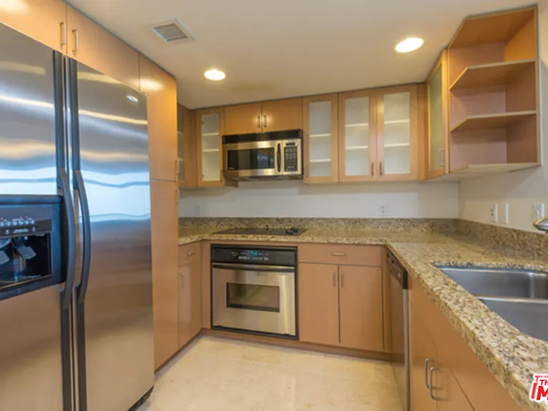 13700 Marina Pointe Dr #1114 — Photo 4
