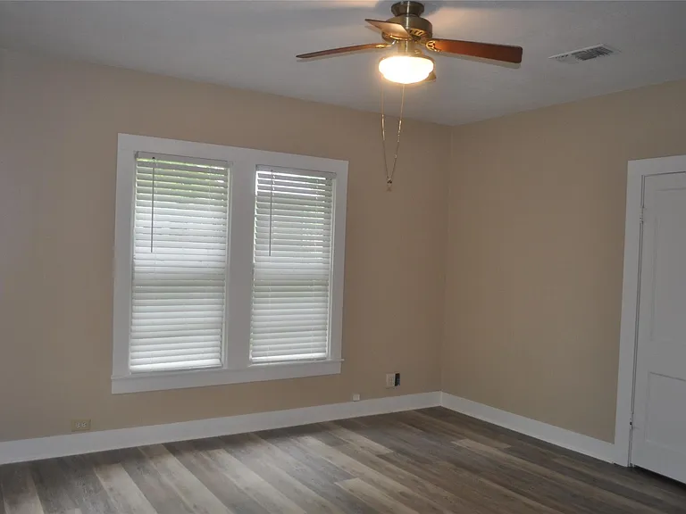 701 Clinton St — Photo 20