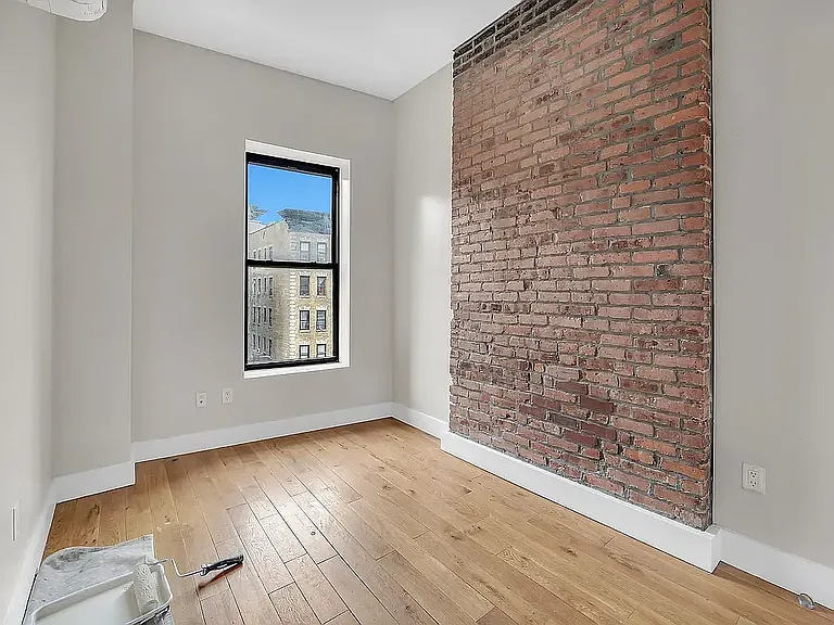 320 Street Nicholass Ave #4F — Photo 7