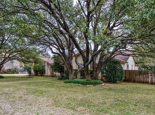 2809 Great Oaks Dr, Round Rock, TX 78681