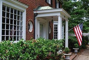 4th image of 637 Oakwood Ln