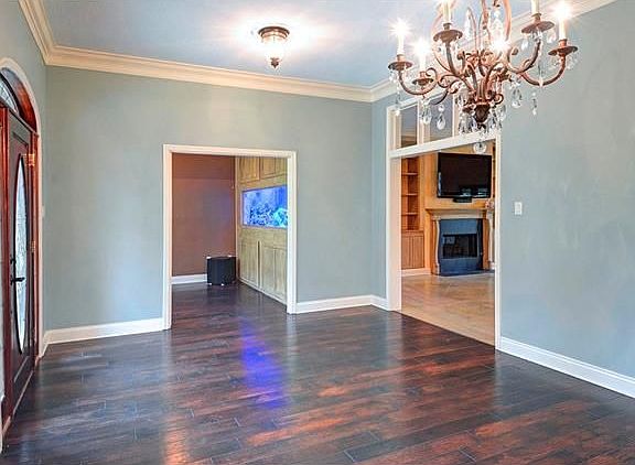 4th image of 4545 Barataria Blvd
