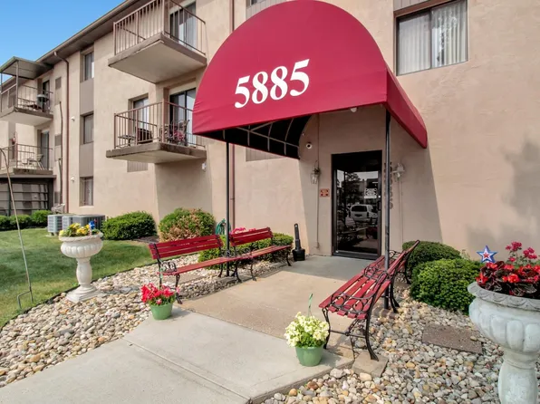 5885 Beechcroft Rd APT 309, Columbus, OH 43229