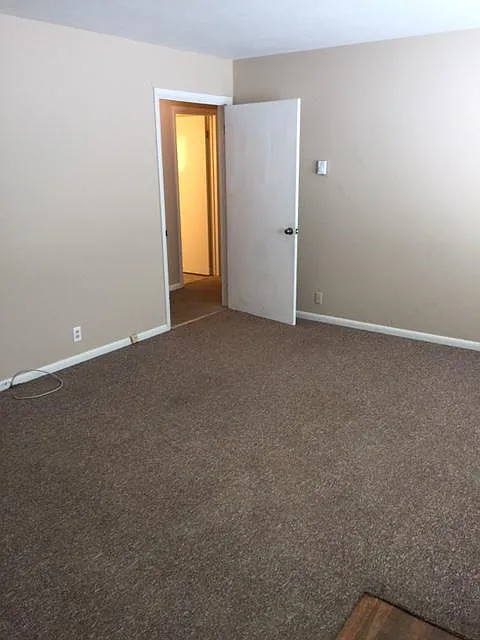 4 bed, 1250 sqft, $1,200 — Photo 3